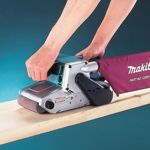 Makita 9404J Levigatrice a nastro 100 x 610 mm 1010 W in Makpac