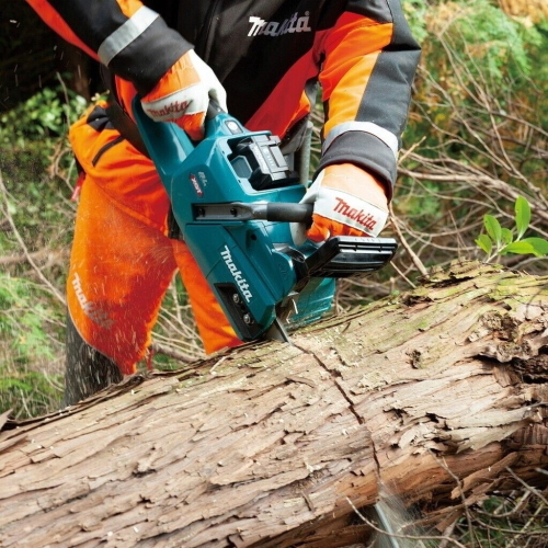 Makita UC011GZ motosega a batteria 40 Vmax con barra da 35 cm, corpo macchina