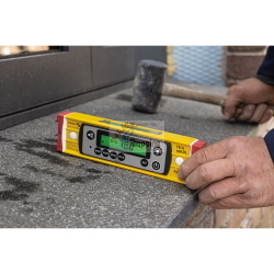STABILA TECH 196 DL, 23 CM DIGITAL SPIRIT LEVEL MOD. 19831 EAN 4005069198312
