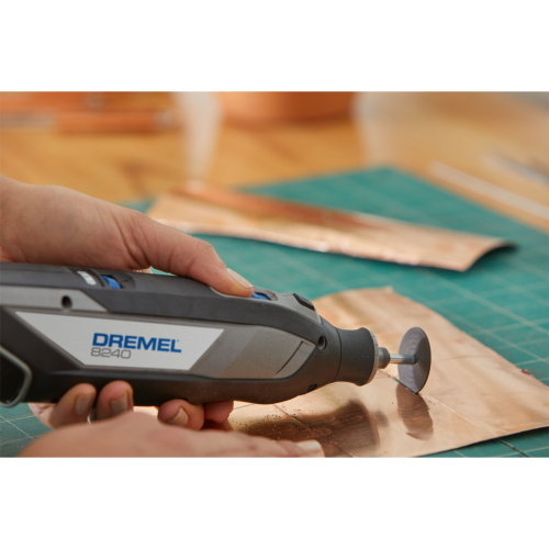 Dremel 8240-3/45 multitool a  batteria 12V - Cod. produttore: 8240-3/45 multitool a batteria 12V
