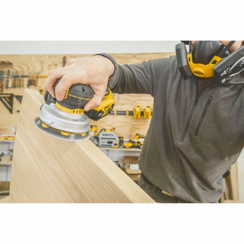 DeWalt DCW211P2-QW levigatrice roto-orbitale 125 mm XR 18 V con 2 batterie da 5 Ah