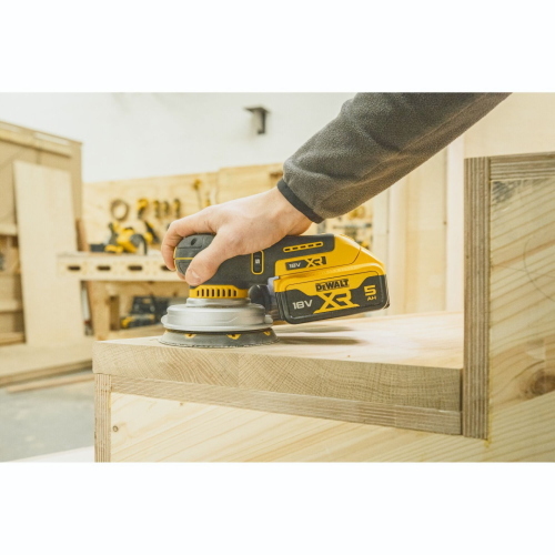 DeWalt DCW230P2-QW levigatrice roto-orbitale 150 mm XR 18 V con 2 batterie da 5 Ah