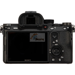 Sony Alpha 7 III bundle ILCE-7M3B + SEL28702 con obiettivo FE 28-70 mm F3.5-5.6 OSS II